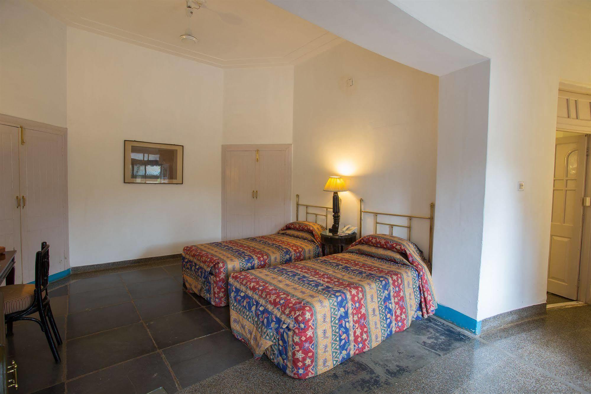 Shikarbadi Hotel - By The Lake Heritage By Hrh Group Of Hotels Udaipur Bagian luar foto